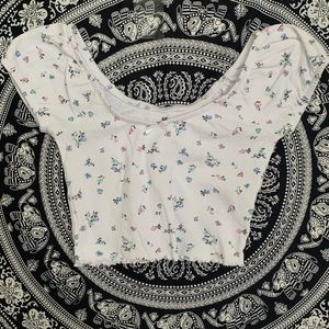 ME TO WE White floral top, Never Worn (NWOT)